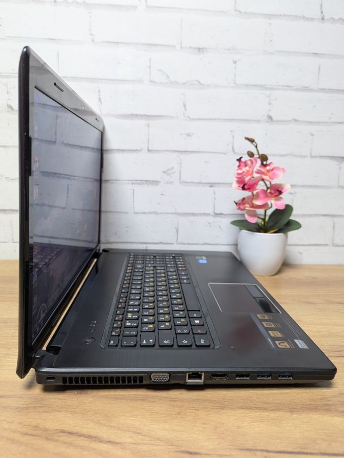 Ноутбук Б/В Lenovo G780, Intel Core i3-2328M, DDR3 8 GB, SSD 256GB, GT 635M 2Gb, 17.3"
