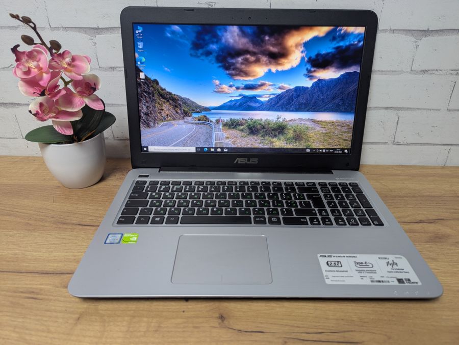 Ноутбук Б/В ASUS R558U, Intel Core i5-7200U, DDR3 16 GB, SSD 500GB, 15.6" Full HD