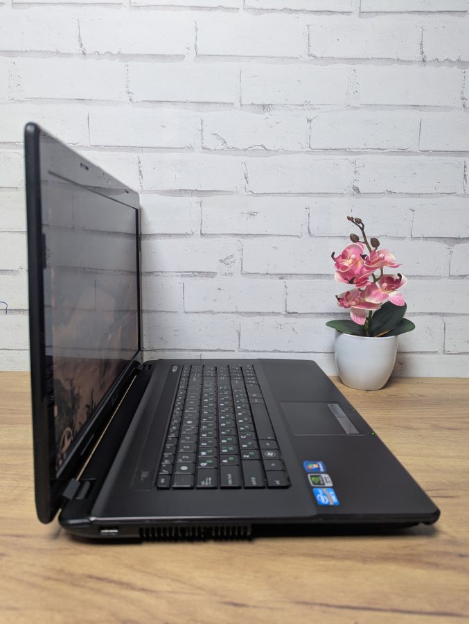 Уцінка! Ноутбук Б/В ASUS K73S, Intel Core i3-2350M, DDR3 8 GB, SSD 128GB, NVIDIA GeForse 610M 1Gb, 17" Full HD