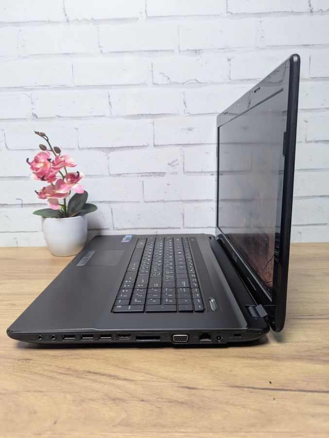Уцінка! Ноутбук Б/В ASUS K73S, Intel Core i3-2350M, DDR3 8 GB, SSD 128GB, NVIDIA GeForse 610M 1Gb, 17" Full HD