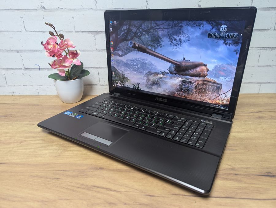 Уцінка! Ноутбук Б/В ASUS K73S, Intel Core i3-2350M, DDR3 8 GB, SSD 128GB, NVIDIA GeForse 610M 1Gb, 17" Full HD