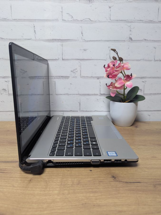 Уцінка! Ноутбук Б/В Fujitsu S937, Intel Core i5-7300U, DDR4 4 GB, SSD 128GB, 13" Full HD Сенсор