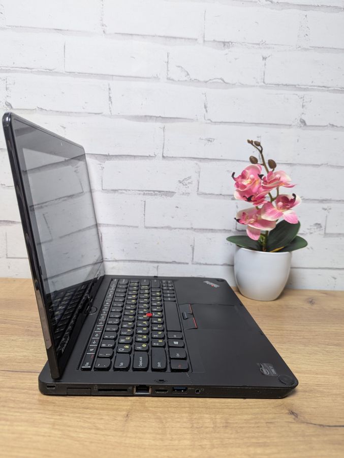 Ноутбук Б/В Lenovo ThihkPad S230U, Intel Core i7-3537U, DDR3, SSD 128GB, 12.5" Сенсор