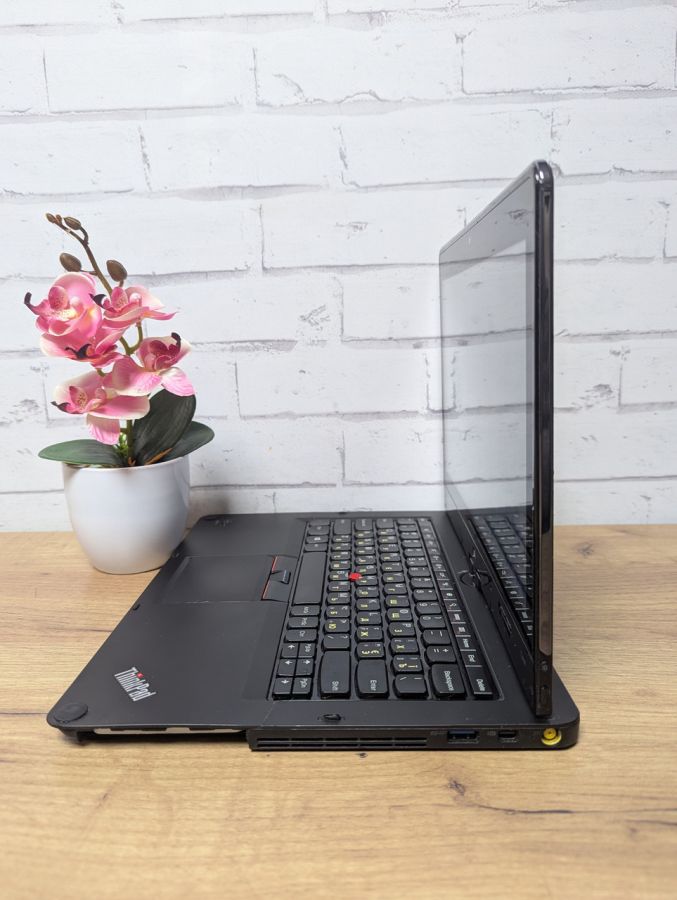 Ноутбук Б/В Lenovo ThihkPad S230U, Intel Core i7-3537U, DDR3, SSD 128GB, 12.5" Сенсор