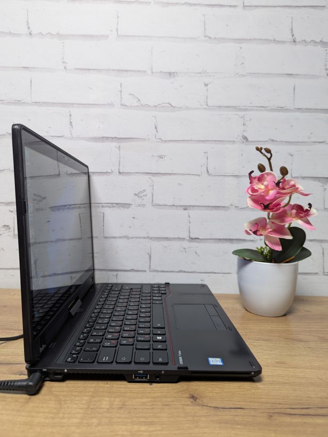 Ноутбук Б/В Fujitsu T938, Intel Core i5-8350U, DDR4, SSD 256GB, 13" Full HD Сенсор