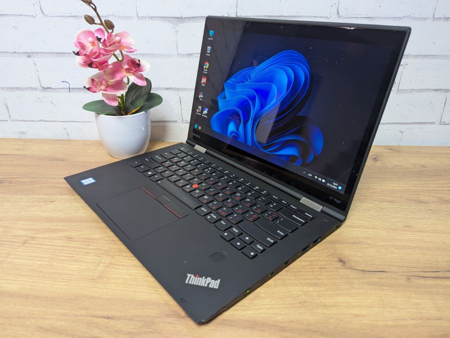 Ноутбук Б/В Lenovo X1 Yoga, Intel Core i5-7200U, DDR3, SSD 256GB, 14" Full HD