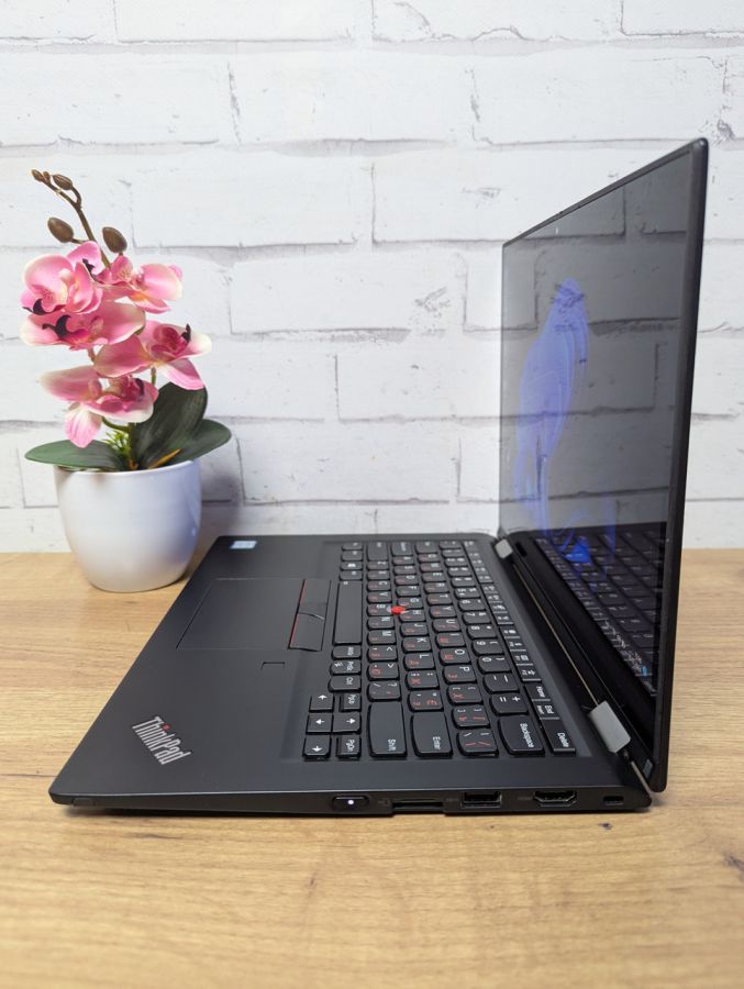 Ноутбук Б/В Lenovo ThinkPad X390 Yoga, Intel Core i5-8265U, DDR3, SSD 256GB, 13" Full HD Сенсор