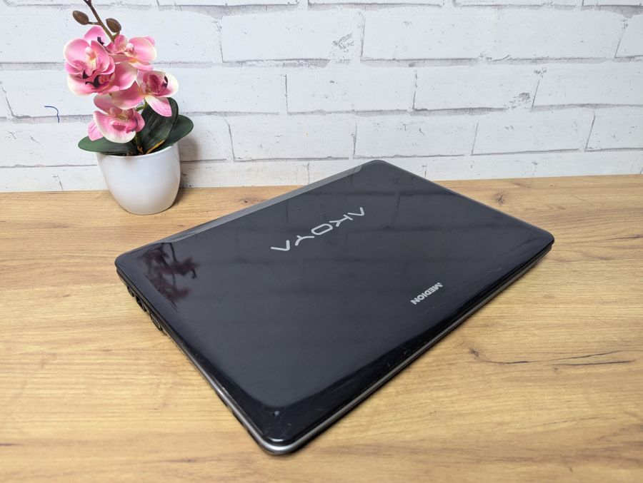 Ноутбук Б/В Medion P6634, Intel Core i3-2350M, DDR3, HDD 1GB, NVIDIA GeForce GT630M, 15.6"