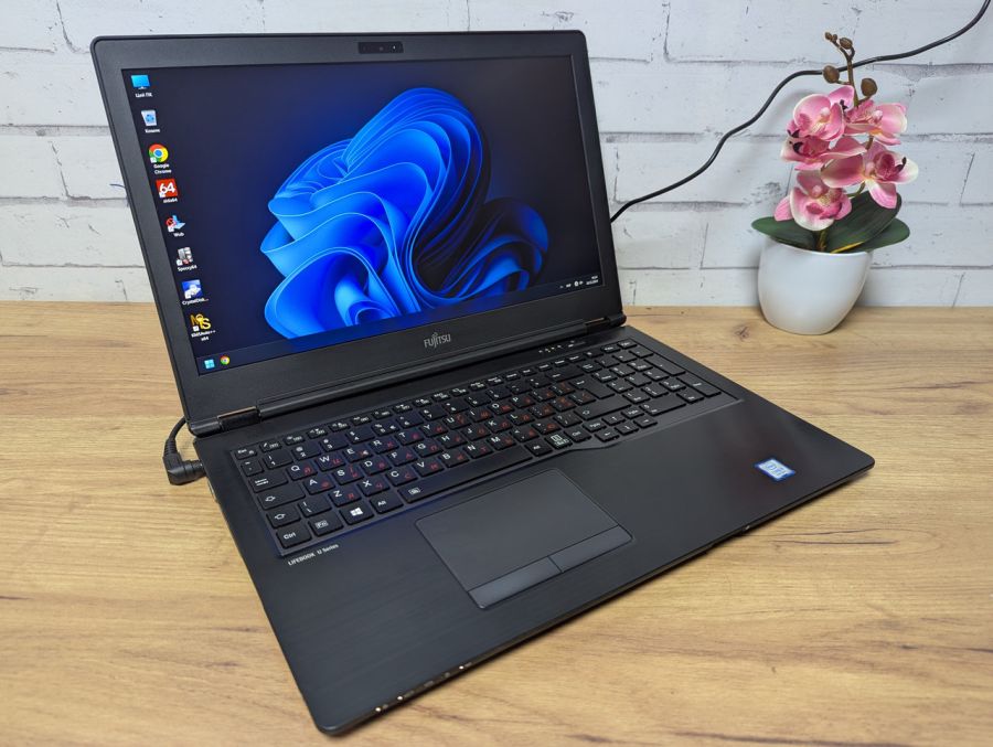Уцінка! Ноутбук Б/В Fujitsu U758, Intel Core i5-8350U, DDR4 16 GB, SSD 256GB, 15.6" Full HD