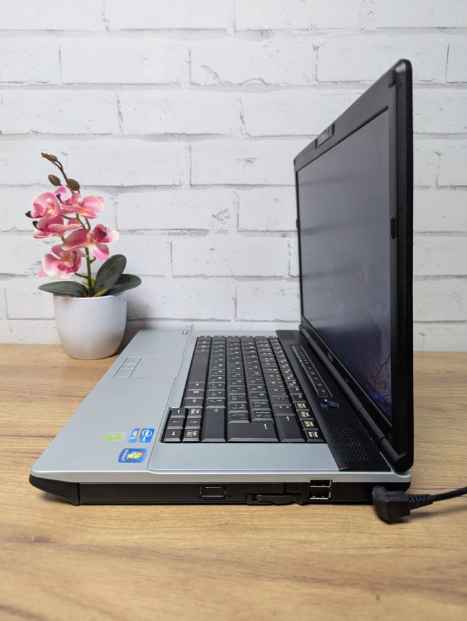 Уцінка! Ноутбук Б/В Fujitsu E751, Intel Core i5-2350M, DDR3, SSD 128GB, 15.6" HD