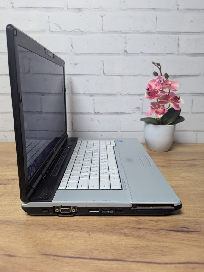 Уцінка! Ноутбук Б/В Fujitsu E751, Intel Core i5-2350M, DDR3 12 GB, SSD 128GB, 15.6" HD