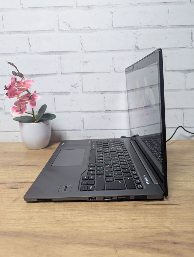 Ноутбук Б/В Fujitsu U904, Intel Core i7-4600U, DDR3 6GB, SSD 128GB, 14" HD 60Hz