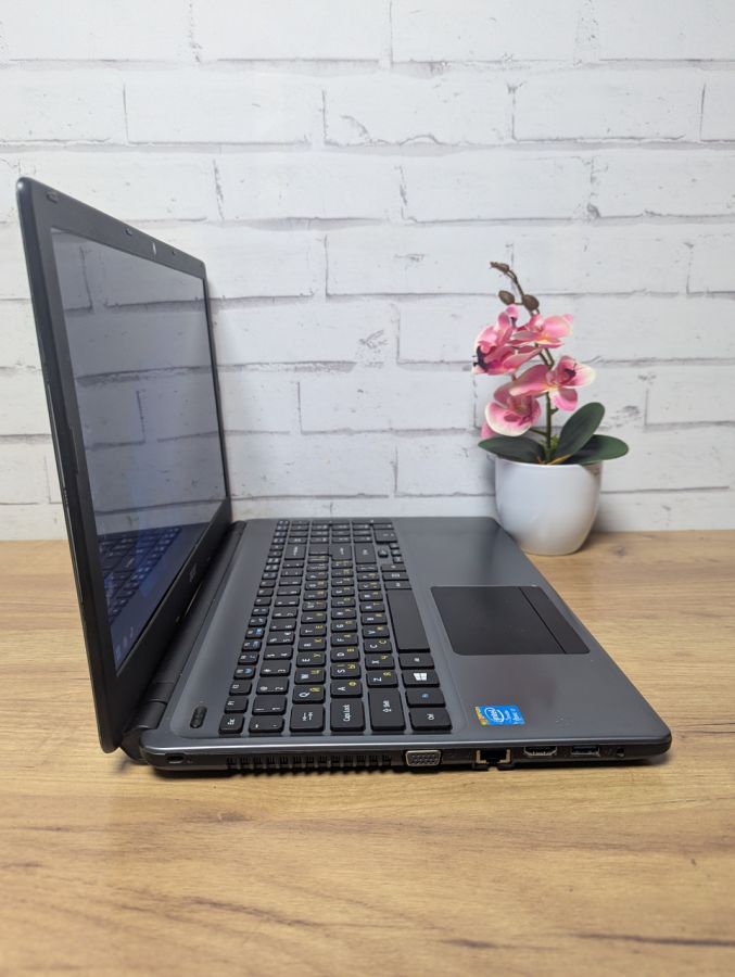 Ноутбук Б/В Acer Aspire E1 V5WE2, Intel Core i7-4500U, DDR3 8GB, SSD 128GB, 15.6" HD