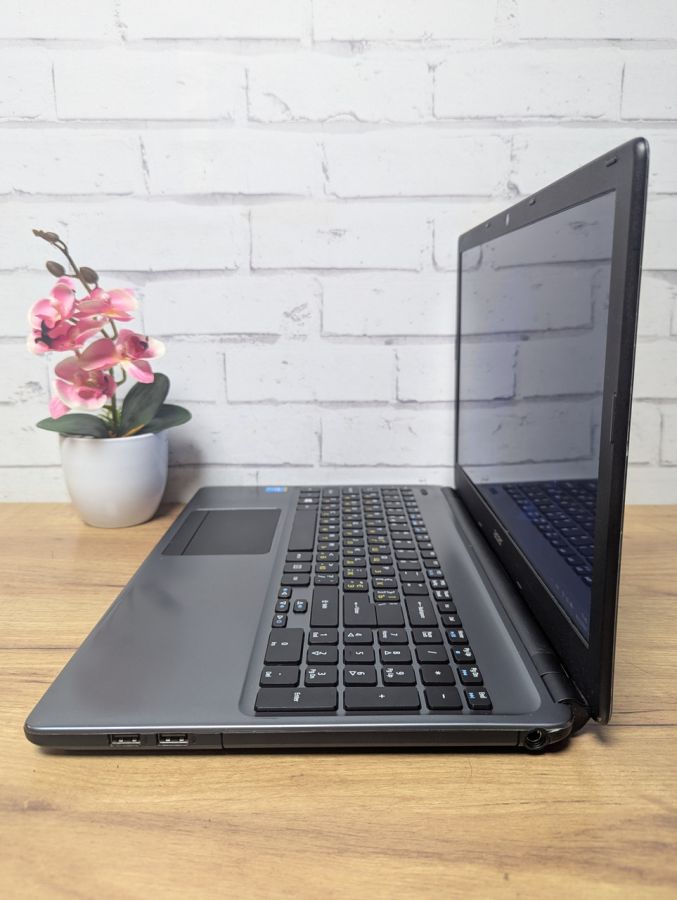 Ноутбук Б/В Acer Aspire E1 V5WE2, Intel Core i7-4500U, DDR3 8 GB, SSD 128GB, 15.6" HD