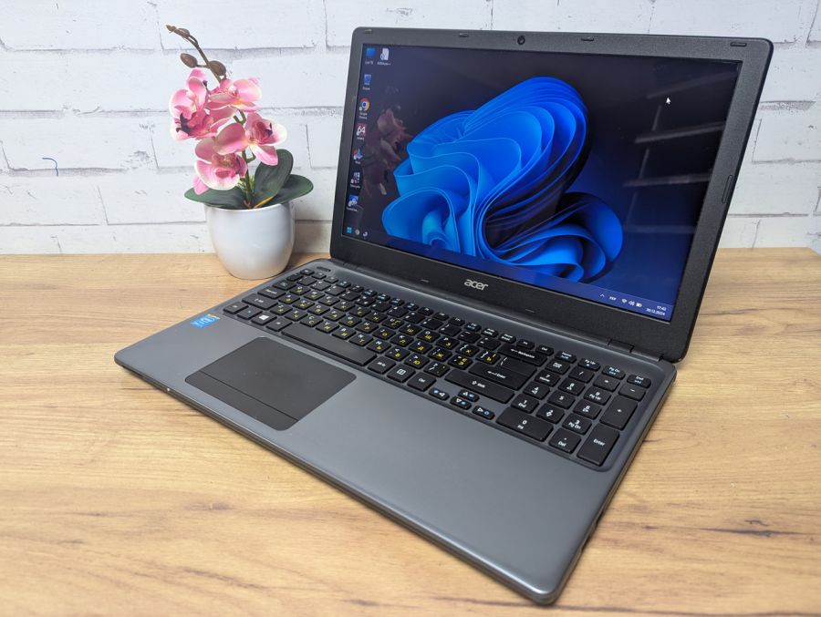 Ноутбук Б/В Acer Aspire E1 V5WE2, Intel Core i7-4500U, DDR3 8GB, SSD 128GB, 15.6" HD