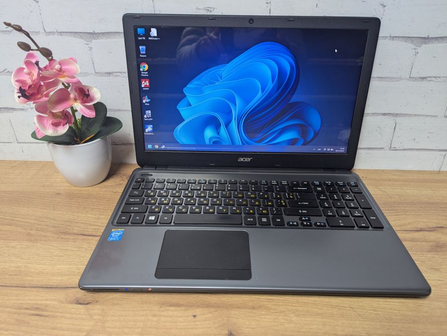 Ноутбук Б/В Acer Aspire E1 V5WE2, Intel Core i7-4500U, DDR3 8 GB, SSD 128GB, 15.6" HD
