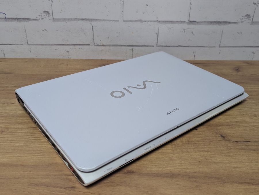 Ноутбук Б/В Sony SVE151J11M, Intel Core i3-3110M, DDR3 8 GB, SSD 128GB, 15.6" HD
