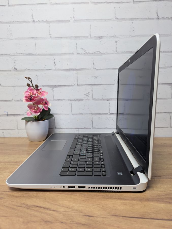Ноутбук Б/В HP Pavilion 17, AMD A10, DDR3 8 GB, SSD 360GB, AMD Radeon R7 M360, 17" Full HD