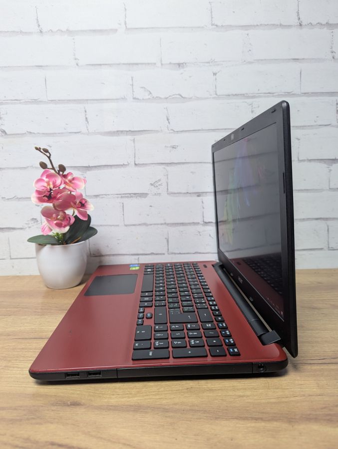 Ноутбук Б/В Acer E5-571, Intel Core i3-4030U, DDR3 8 GB, SSD 128GB, 15.6" Full HD