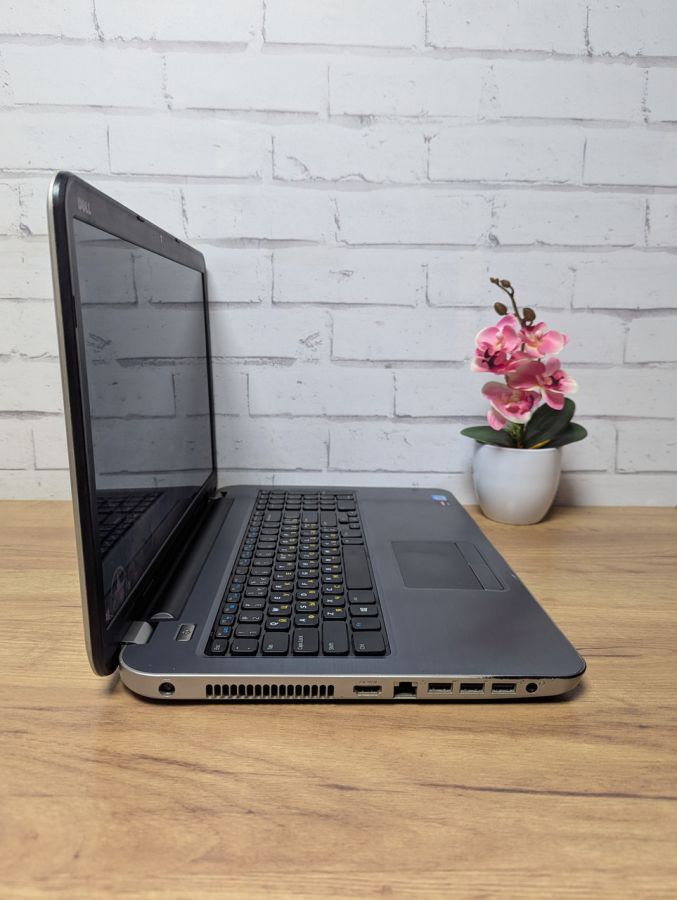 Ноутбук Б/В Dell Inspiron 17R-5721, Intel Core i5-3337U, DDR3 16 GB, SSD 256GB, AMD Radeon HD 8500M, 17.3" HD