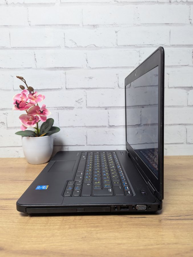 Ноутбук Б/В Dell Latitude E5440, Intel Core i5-4310U, DDR3 4 GB, SSD 128GB, 14" HD