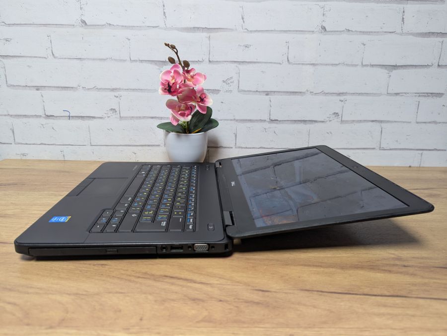 Ноутбук Б/В Dell Latitude E5440, Intel Core i5-4310U, DDR3 4 GB, SSD 128GB, 14" HD