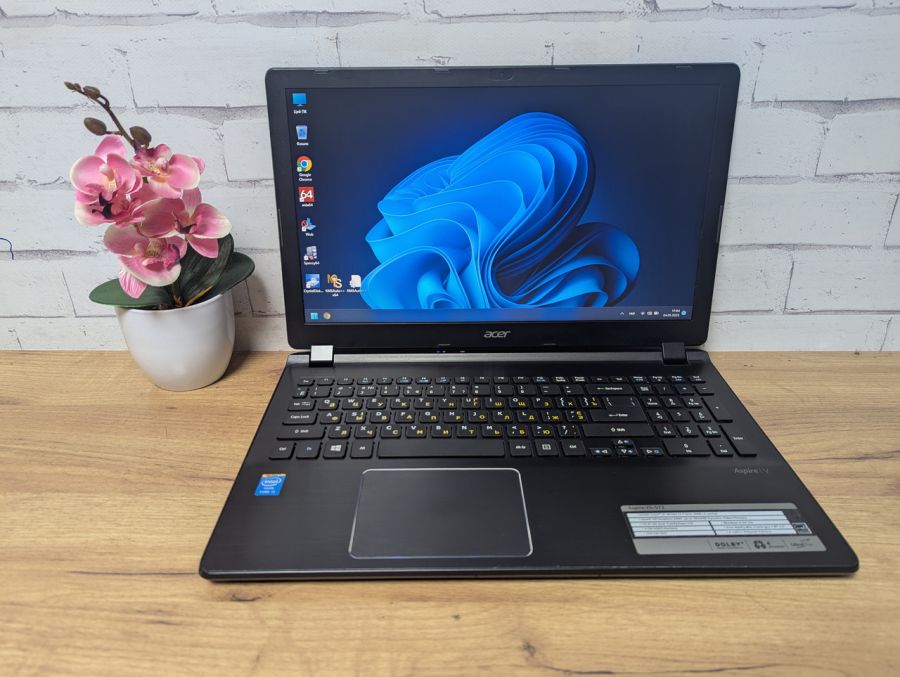 Ноутбук Б/В Acer Aspire V5-573, Intel Core i3-4010U, DDR3 8GB, SSD 128GB, 15.6" HD