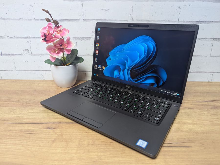 Уцінка! Ноутбук Б/В Dell Latitude 5400, Intel Core i5-8665U, DDR4 8 GB, SSD 256GB, 14" Full HD Сенсор
