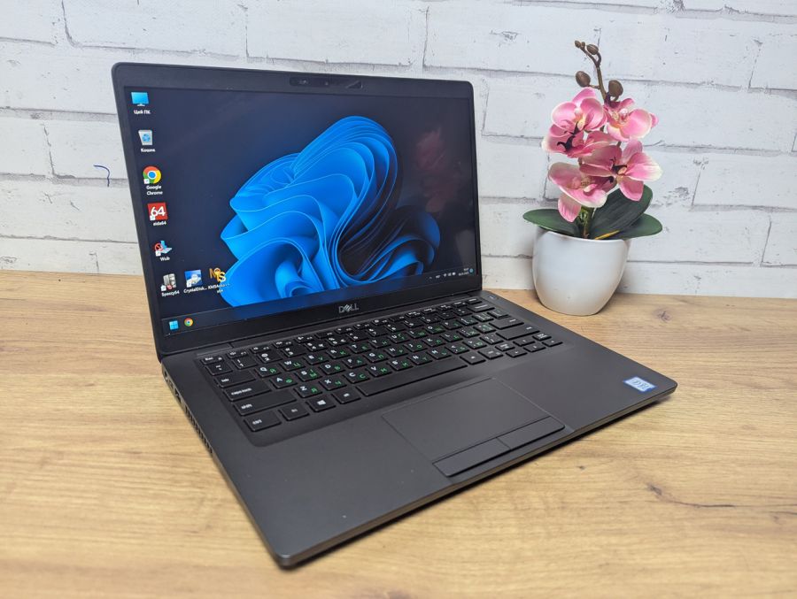 Уцінка! Ноутбук Б/В Dell Latitude 5400, Intel Core i5-8665U, DDR4 8 GB, SSD 256GB, 14" Full HD Сенсор