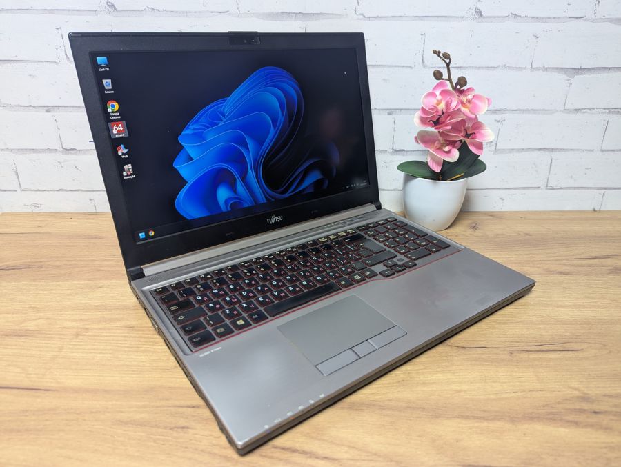 Уцінка! Ноутбук Б/В Fujitsu H730, Intel Core i7-4610M, DDR3 32 GB, SSD 256GB, NVIDIA Quadro K510M 1Gb, 15.6" Full HD