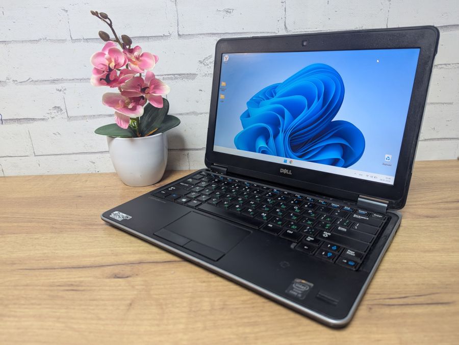 Уцінка! Ноутбук Б/В Dell Latitude E7240, Intel Core i5-4300U, DDR3 8 GB, SSD 256GB, 17.3" HD