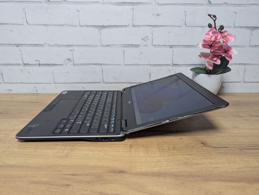 Ноутбук Б/В Dell Latitude E7240, Intel Core i5-4300U, DDR3 8GB, SSD 256GB, 12" HD
