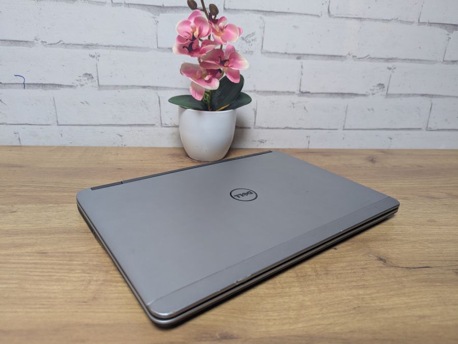 Уцінка! Ноутбук Б/В Dell Latitude E7240, Intel Core i5-4300U, DDR3 8 GB, SSD 256GB, 17.3" HD