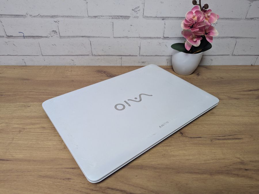 Уцінка! Ноутбук Б/В Sony SVF153A1YM, Intel Core i5-4200U, DDR3 8 GB, SSD 256GB, GT 740M 2GB, 15.6"