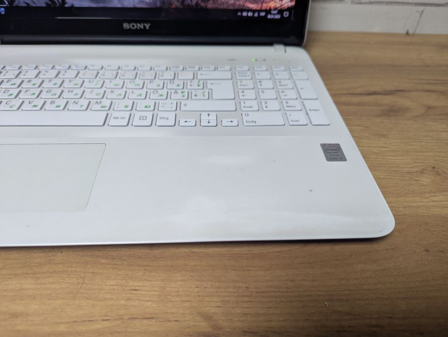Уцінка! Ноутбук Б/В Sony SVF153A1YM, Intel Core i5-4200U, DDR3 8 GB, SSD 256GB, GT 740M 2GB, 15.6"