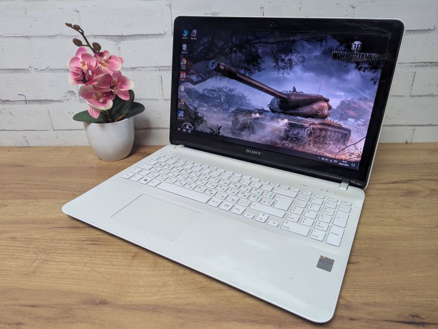 Уцінка! Ноутбук Б/В Sony SVF153A1YM, Intel Core i5-4200U, DDR3 8 GB, SSD 256GB, GT 740M 2GB, 15.6"