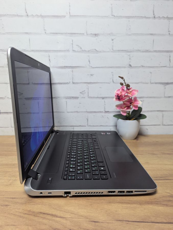 Ноутбук Б/В HP Pavilion ProtectSmart, AMD A8-6410, DDR3 8 GB, SSD 256GB, AMD Radeon R7 M260 2Gb, 17"