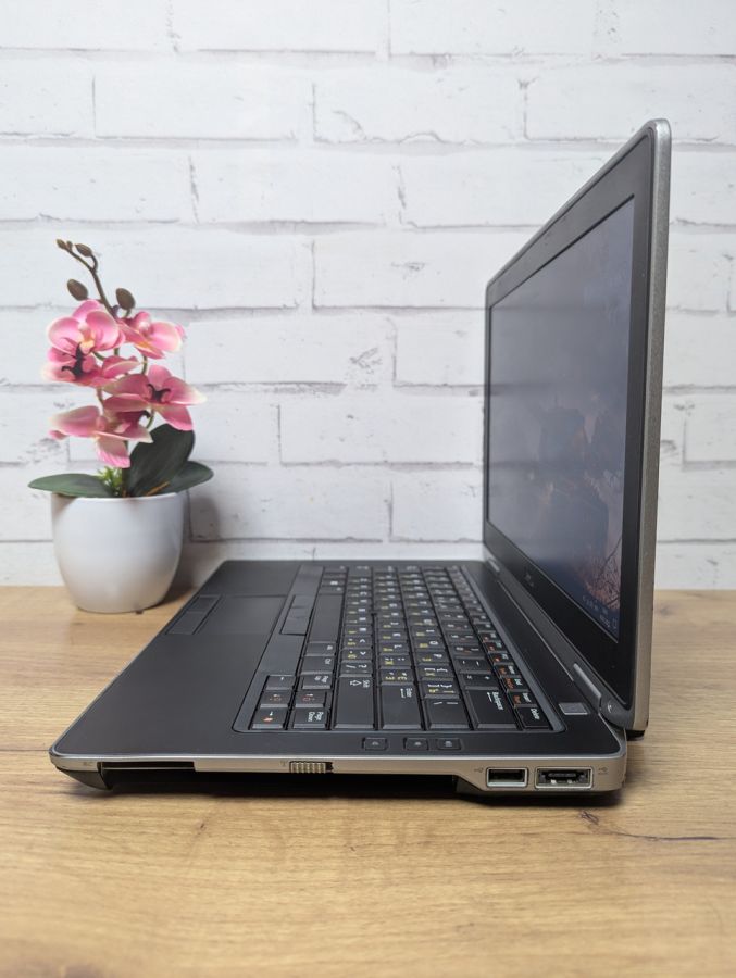 Уцінка! Ноутбук Б/В Latitude E6320, Intel Core i5-2520M, DDR3 8 GB, SSD 128GB, 15.6" HD
