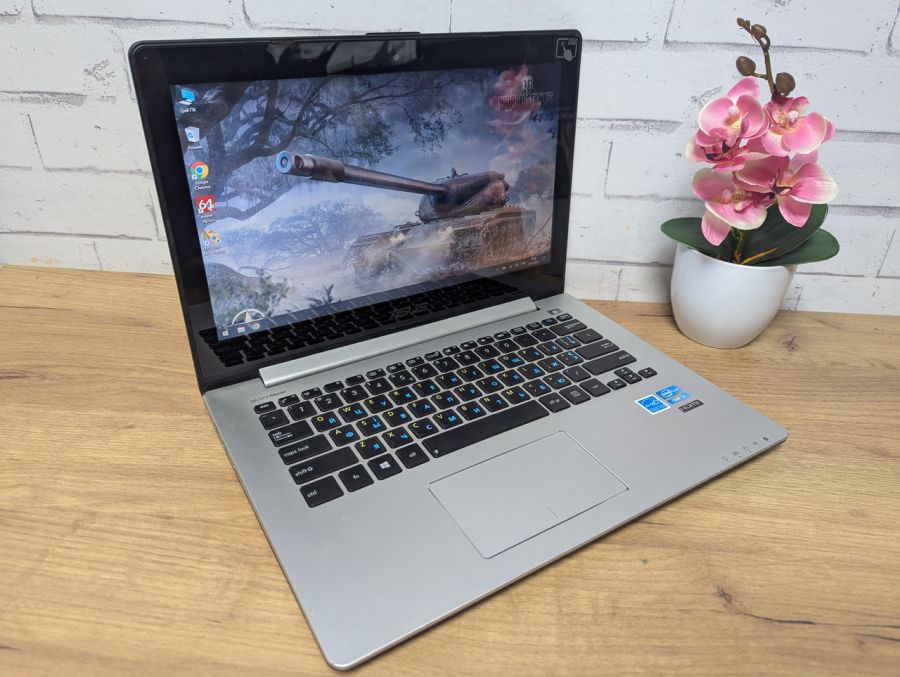 Ноутбук Б/В ASUS S300C, Intel Core i3-3217U, DDR3 4 GB, SSD 256GB, 13.3" Сенсор