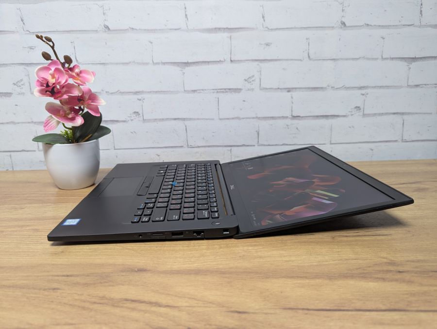 Уцінка! Ноутбук Б/В Dell Latitude 7480, Intel Core i5-7300U, DDR4 8 GB, SSD 256GB, 14" Full HD