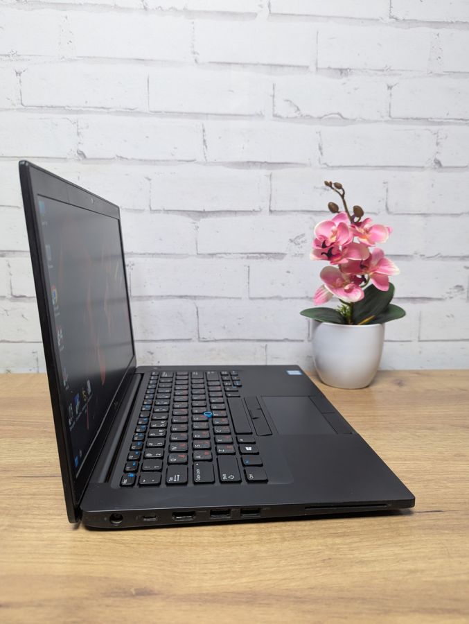 Уцінка! Ноутбук Б/В Dell Latitude 7480, Intel Core i5-7300U, DDR4 8 GB, SSD 256GB, 14" Full HD