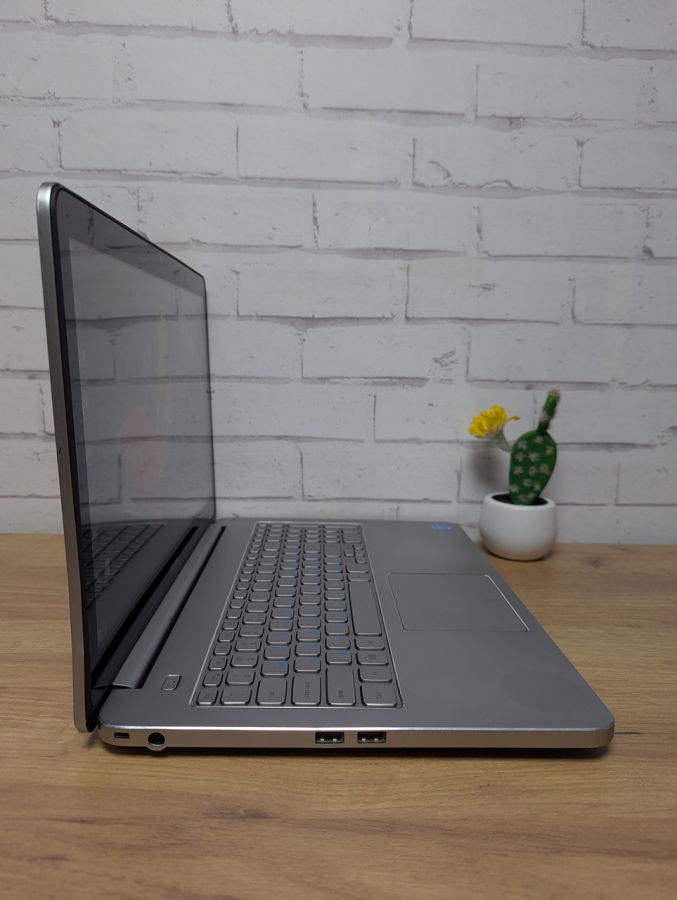 Ноутбук Б/В Dell Inspiron 15 7537, Intel Core i7-4510U, DDR3 8 GB, SSD 128GB, 15.6" Full HD