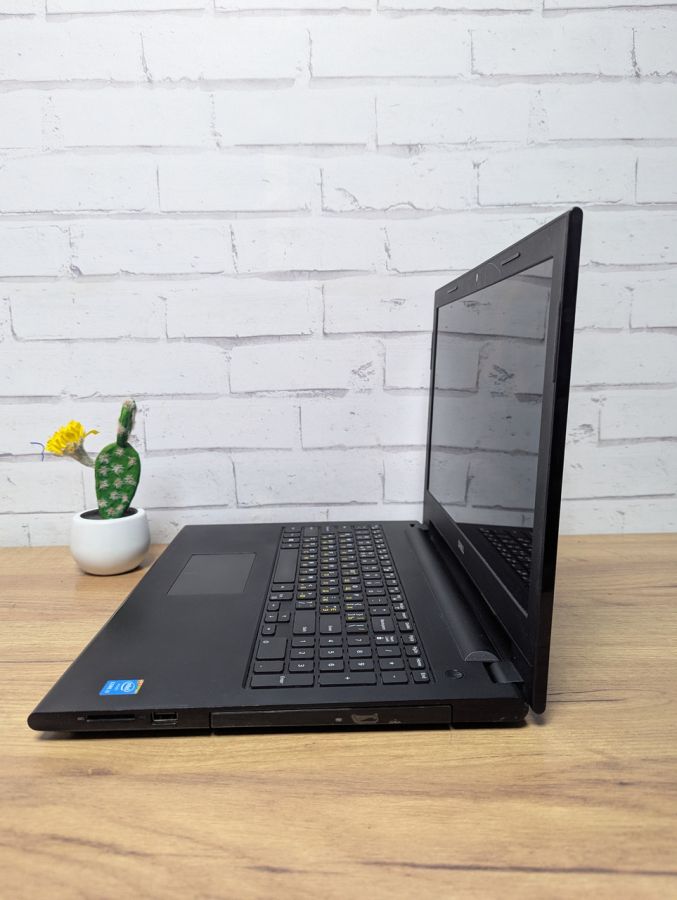 Ноутбук Б/В Dell Inspiron 15, Intel Core i3-4030U, DDR3 8 GB, SSD 256GB, 15.6" HD