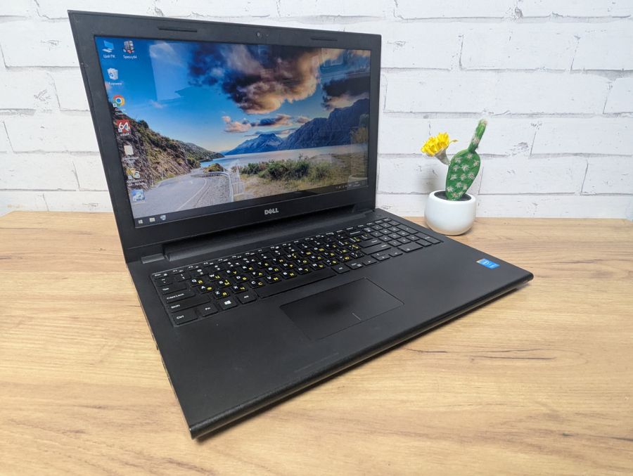 Ноутбук Б/В Dell Inspiron 15, Intel Core i3-4030U, DDR3 8 GB, SSD 256GB, 15.6" HD