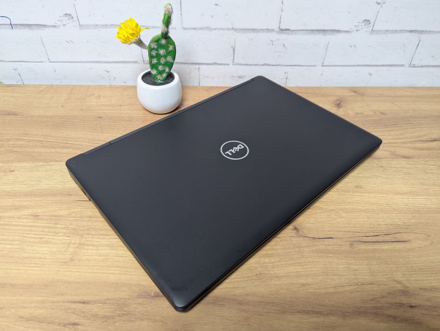 Ноутбук Б/В Dell Latitude 5580, Intel Core i5-7300U, DDR4 8 GB, SSD 256GB, 15.6" Full HD