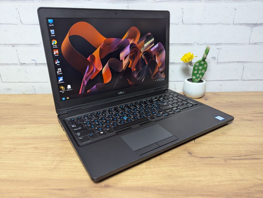 Ноутбук Б/В Dell Latitude 5580, Intel Core i5-7300U, DDR4 8 GB, SSD 256GB, 15.6" Full HD