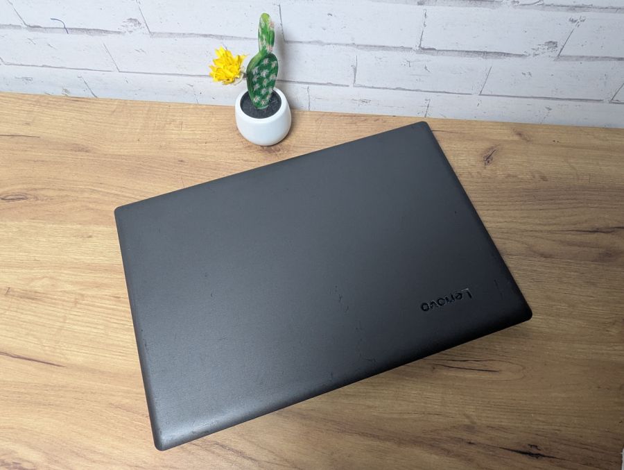 Ноутбук Б/В Lenovo V110-17IKB, Intel Core i5-7200U, DDR3 12 GB, SSD 240GB, 17.3" HD