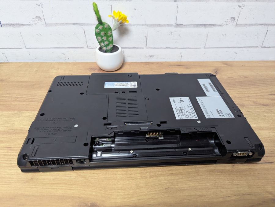 Уцінка! Ноутбук Б/В Fujitsu E782, Intel Core i5-3320M, DDR3 8 GB, SSD 128GB, 15.6" HD