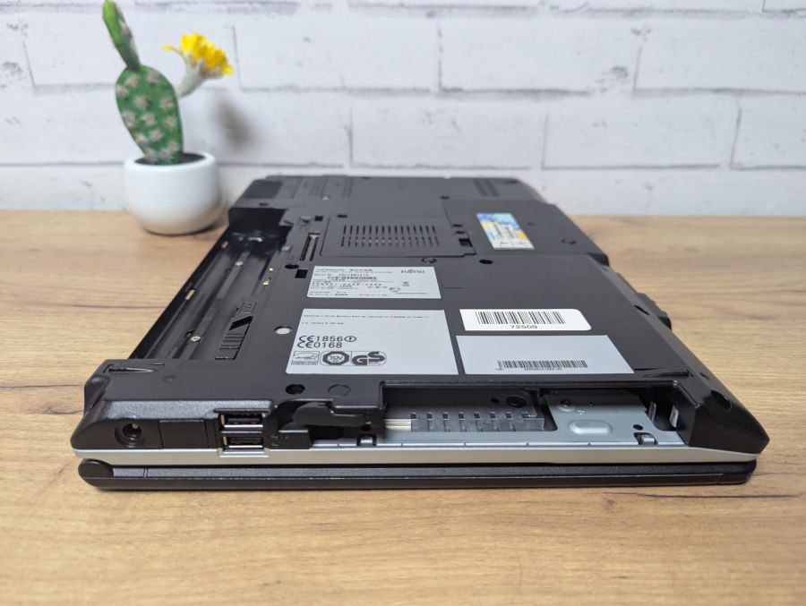Уцінка! Ноутбук Б/В Fujitsu S781, Intel Core i5-2540M, DDR3 8 GB, SSD 128GB, 13.3" HD