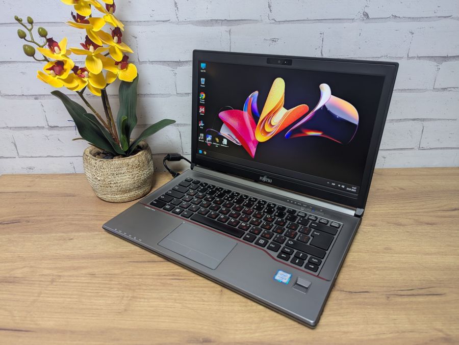 Ноутбук Б/В Fujitsu E746, Intel Core i5-6200U, DDR3 8GB, SSD 128GB, 14" HD